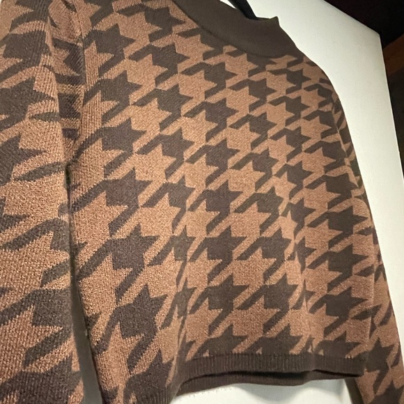 Stylish Brown Crop Top Sweater - Picture 2 of 7